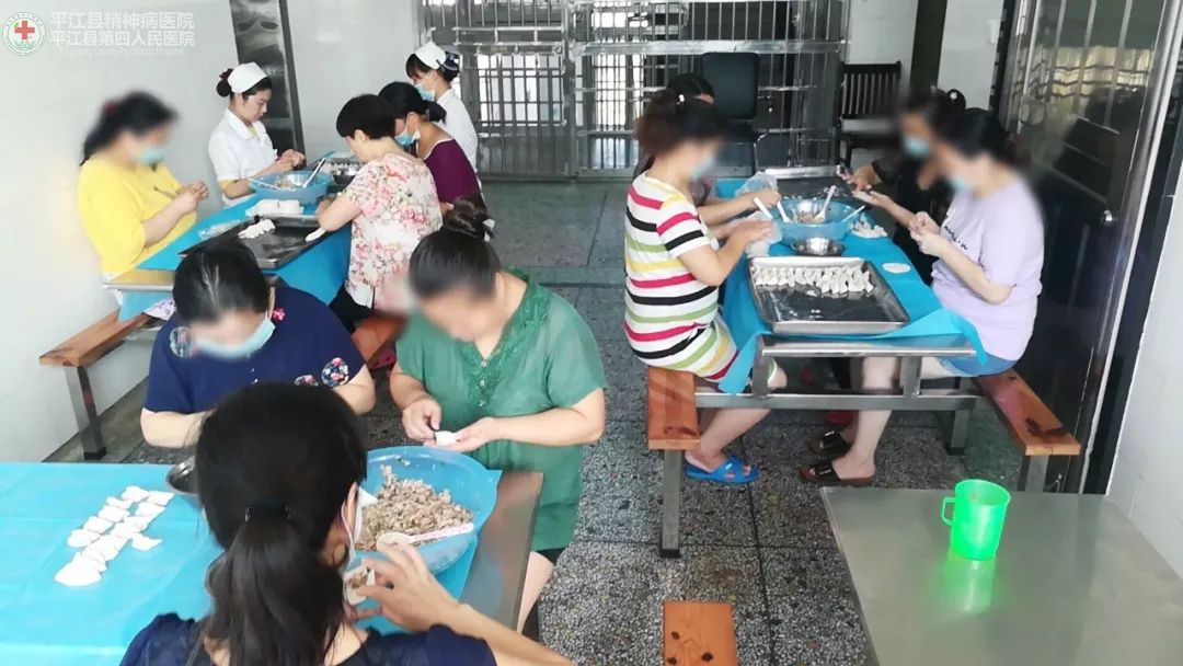 浓情中秋 我们陪你们一起度过——我院精神科各科室陪患者共度佳节(图3) 浓情中秋 我们陪你们一起度过——我院精神科各科室陪患者共度佳节(图3)