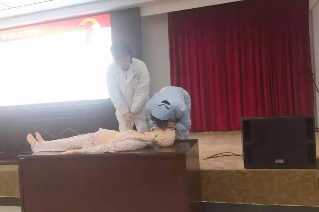 抢救生命 创造奇迹 ——心肺复苏急救知识培训(图5)