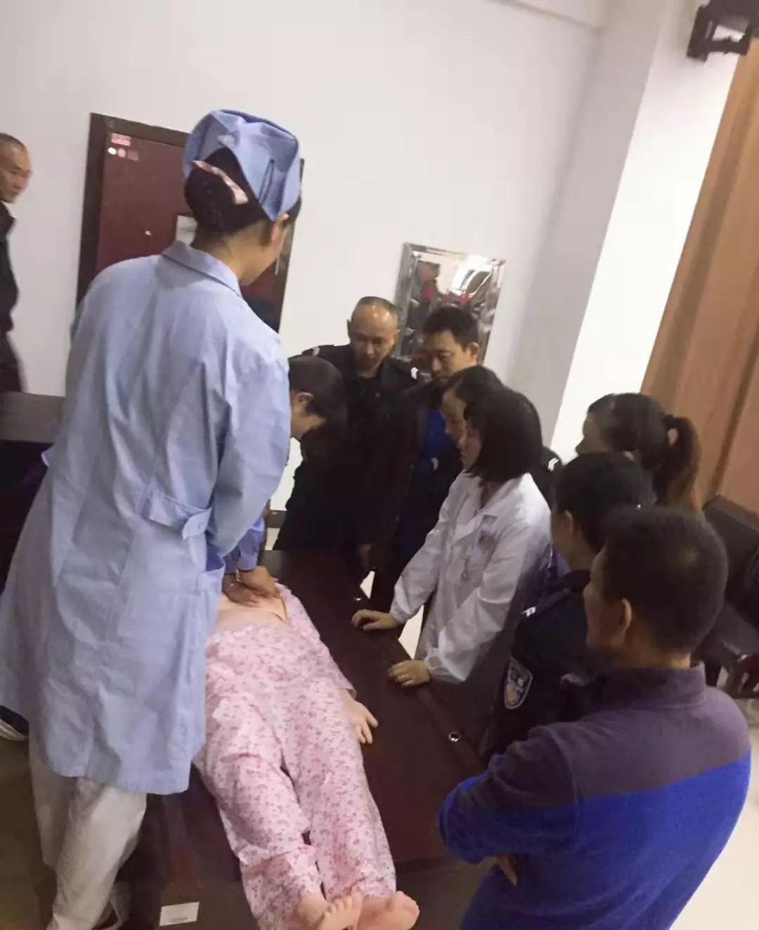 抢救生命 创造奇迹 ——心肺复苏急救知识培训(图6)