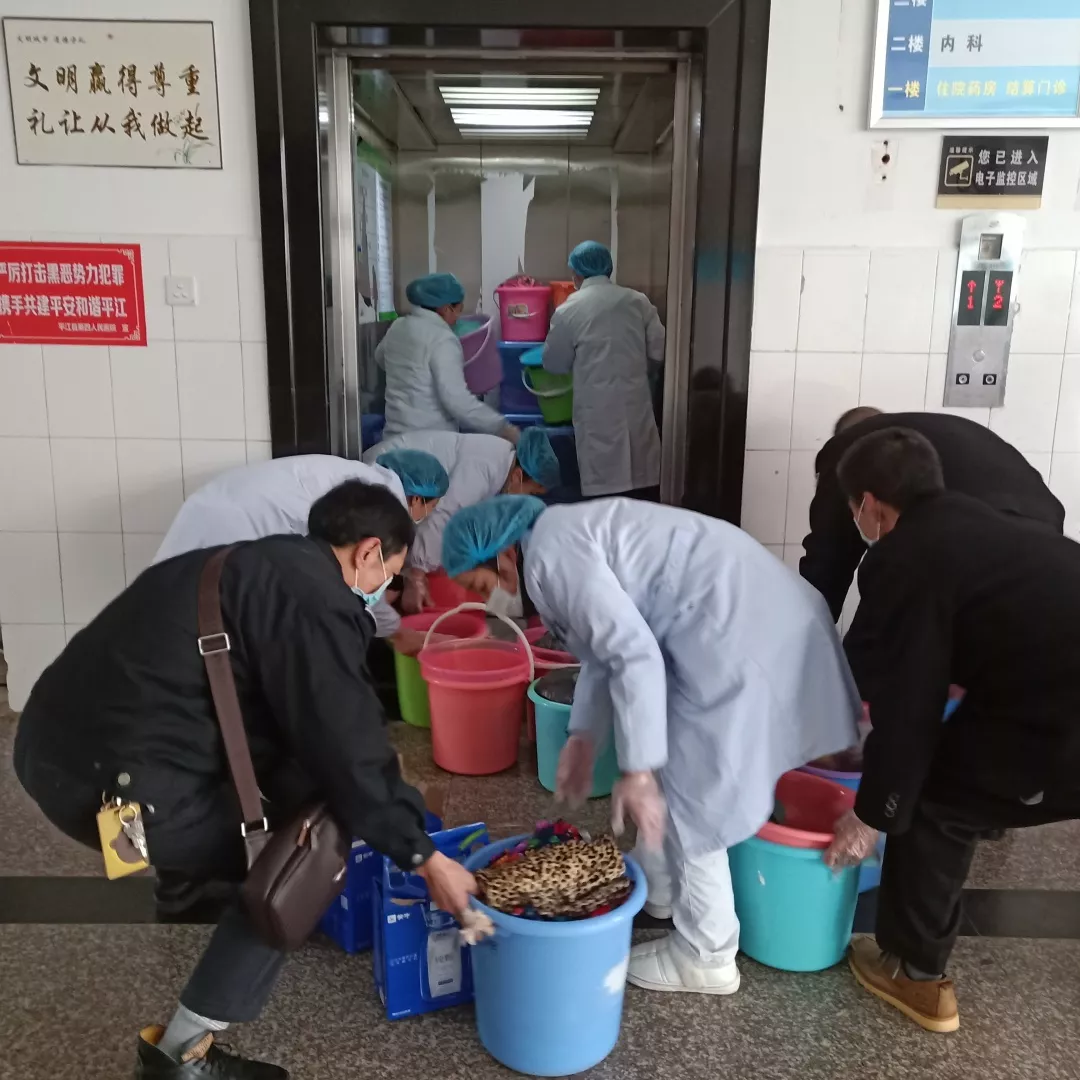 疫情当前、保障病人的安全,就是我们的职责------我院顺利完成女病区合并转运工作(图1)