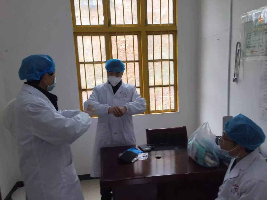 我院抽派7名班子成员到各乡镇卫生院督导并入户排查(图15)