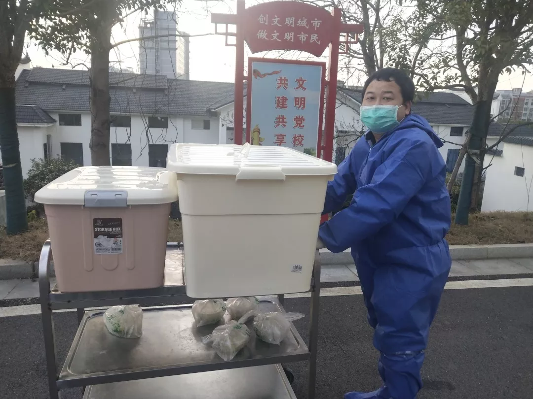 一名退伍军人的情怀：关键时刻，我上！ ——记我院派驻隔离点后勤保障人员胡淼江(图2)