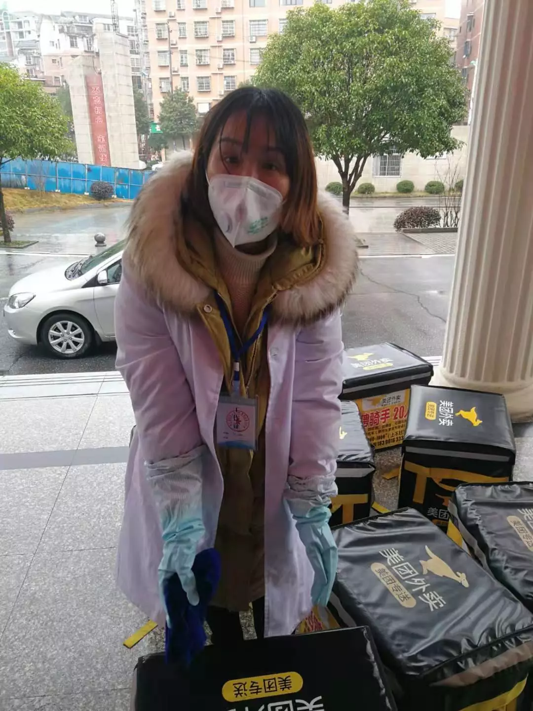 幕后抗“疫”女神 ——巾帼党员邹湘的工作掠影(图2)